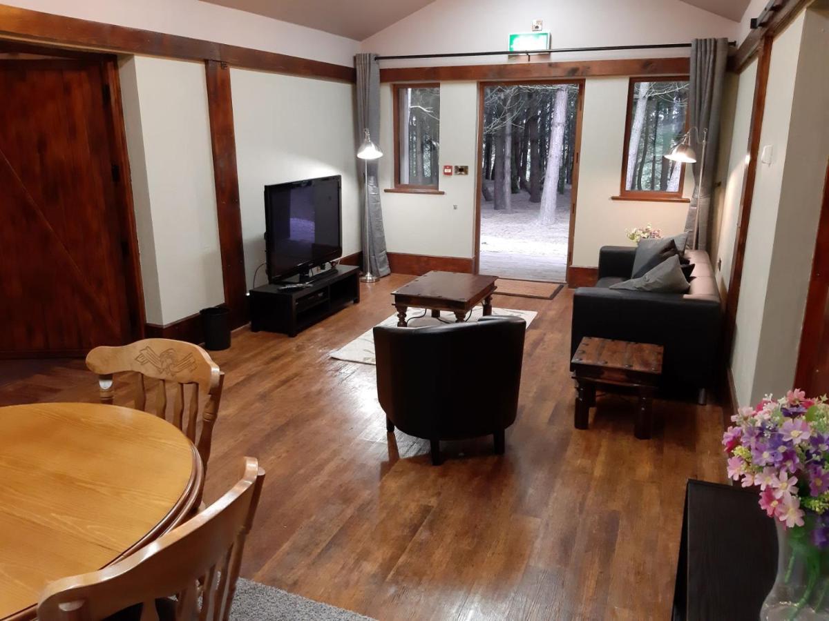 Wyldwood Lodge Cheadle  Eksteriør billede