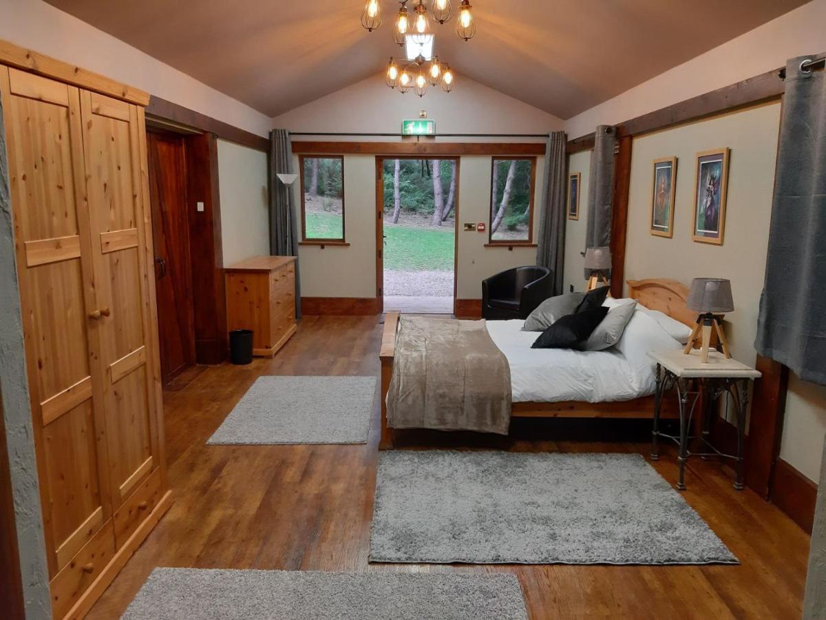 Wyldwood Lodge Cheadle  Eksteriør billede